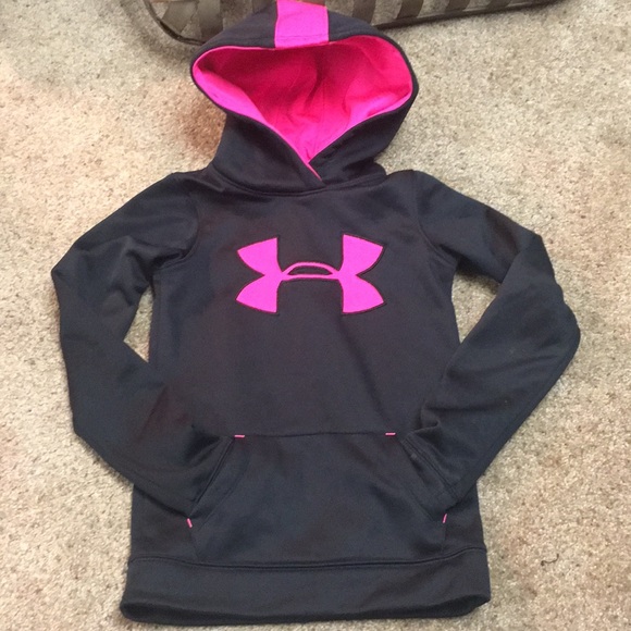 black and pink under armour sweatshirt